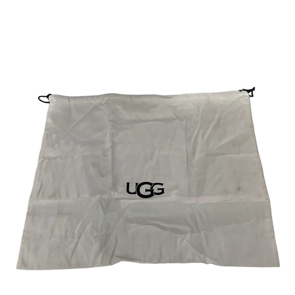 UGG HILLMONT CHELSEA Boots in good condition. - Picture 9 of 9